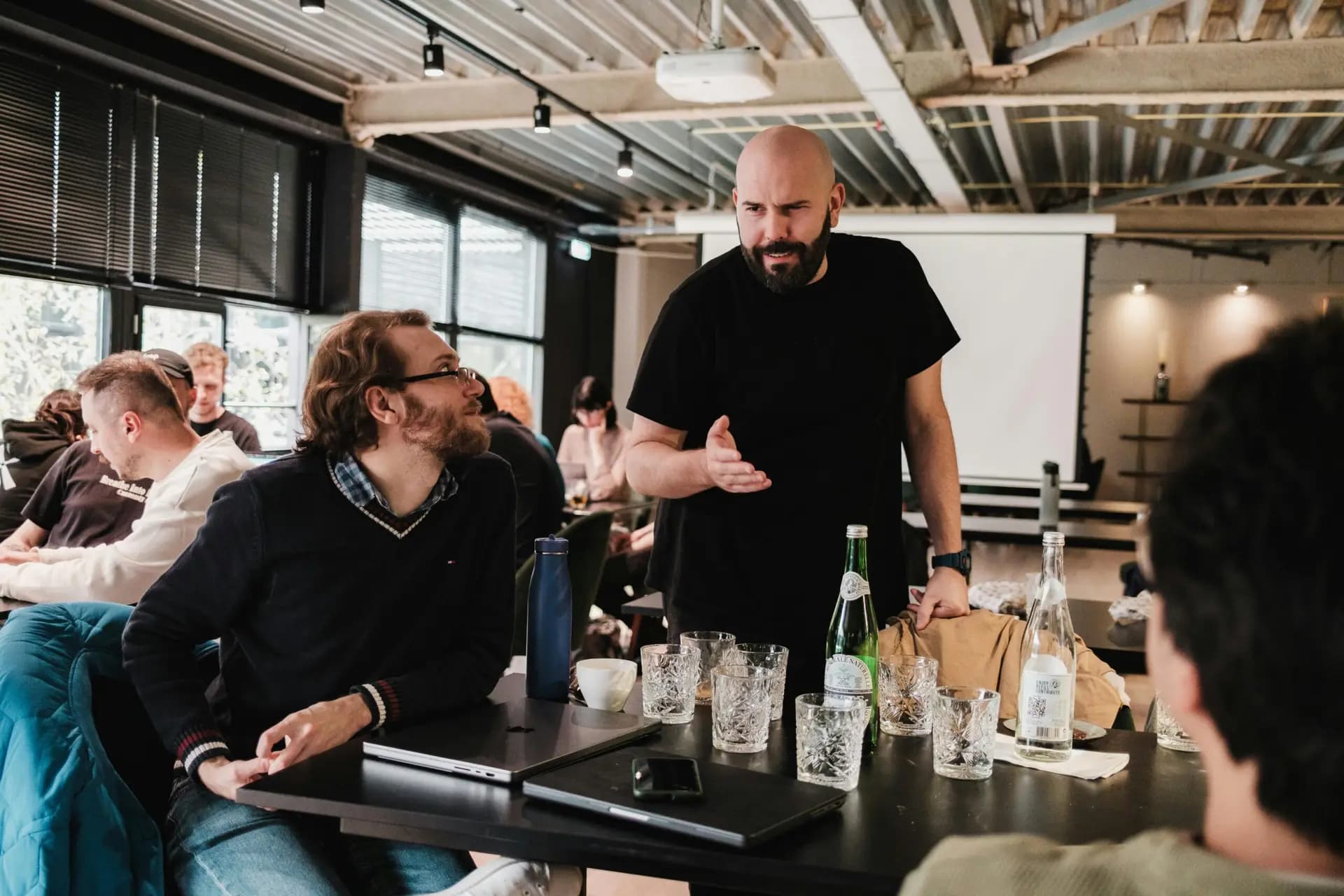 Restaurant Manager worden: Vaardigheden, Salaris en Waar je een Job Vindt in 2024